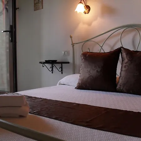 Il Vigneto 3* غونيسا